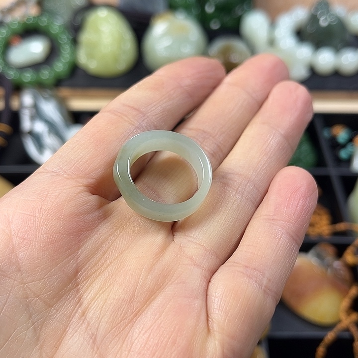 和田玉未镶嵌戒指