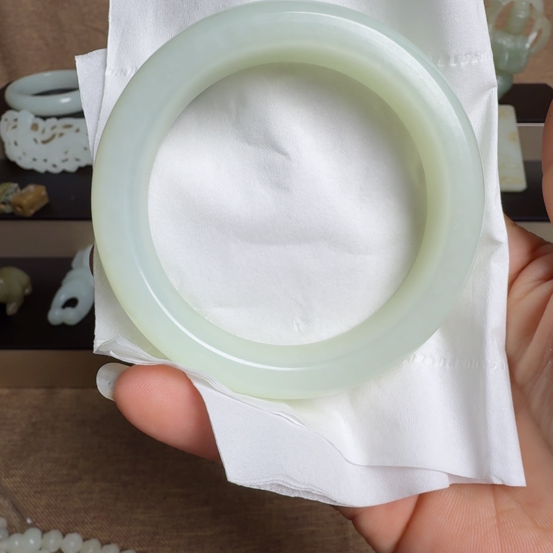 和田玉挂件未镶嵌听**水