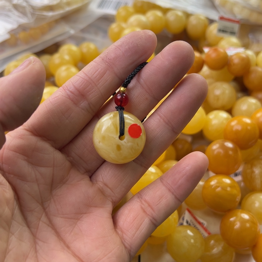 琥珀珠宝奇石未镶嵌