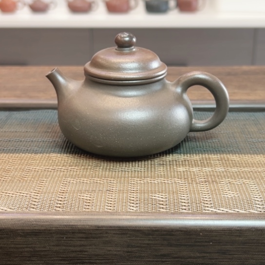 紫砂茶壶黄龙山原矿底槽清柴烧半手工（160 cc）