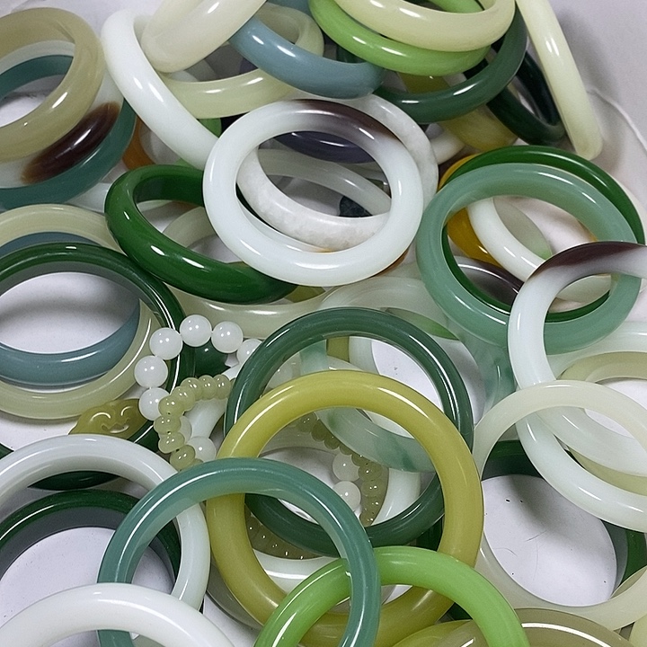 石英质玉（非洲翠）未镶嵌戒指