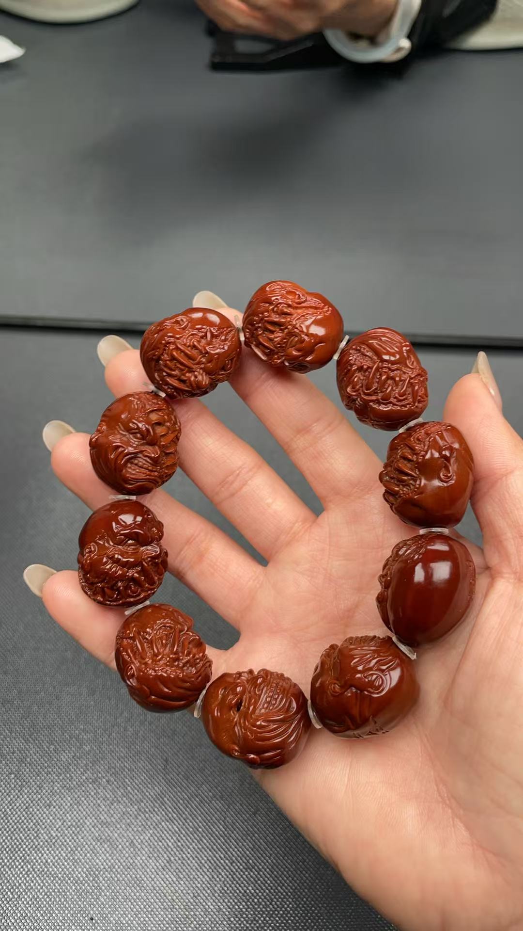 精品橄榄核山鬼恶僧核雕文玩把件