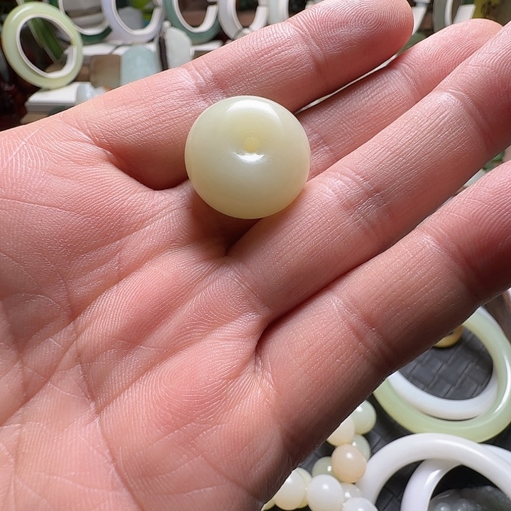 和田玉（黄玉）未镶嵌颈饰