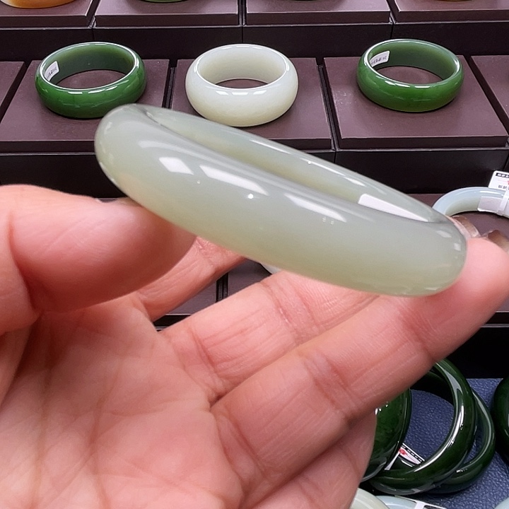 和田玉未镶嵌手镯5253