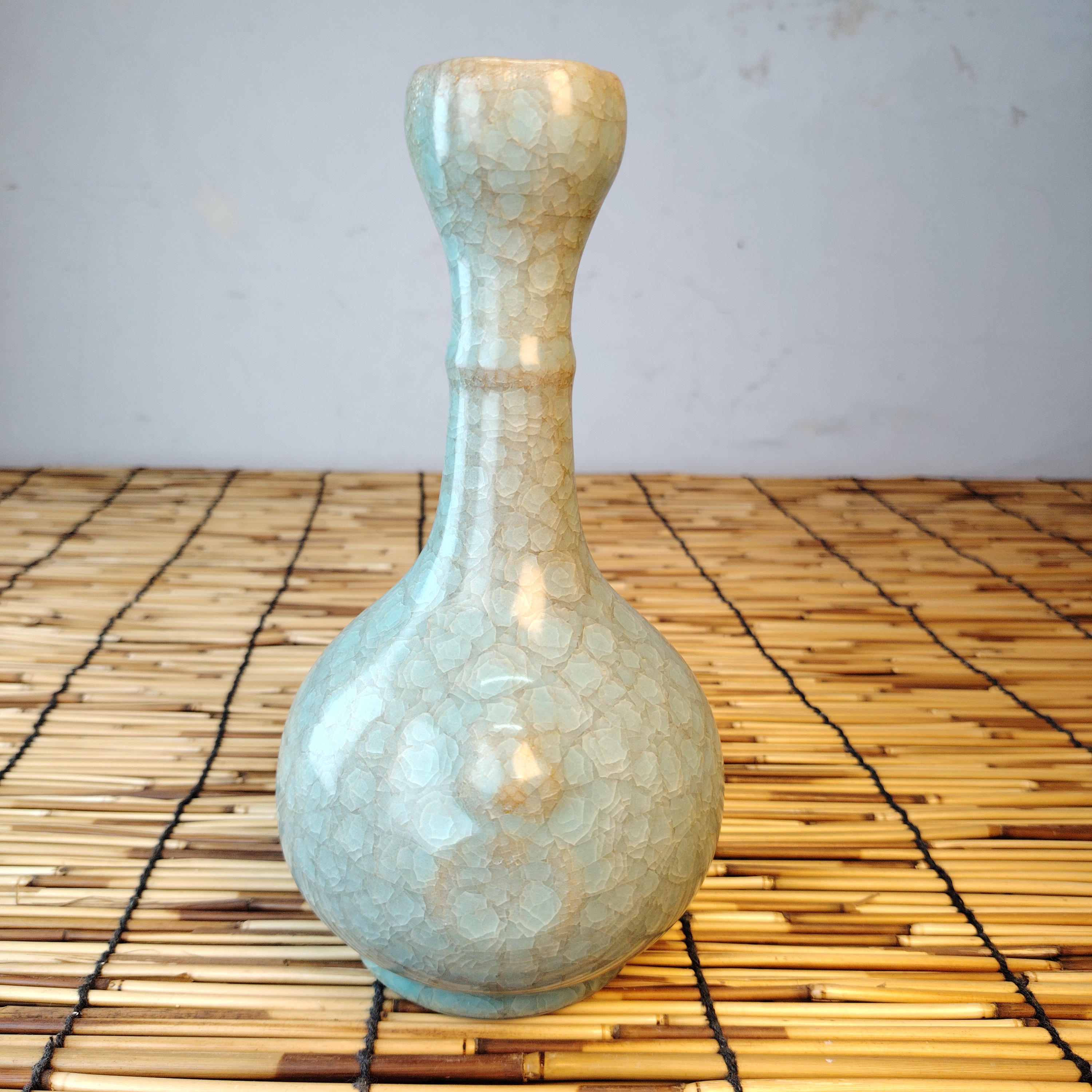 北官窑绿冰蒜头瓶陶瓷