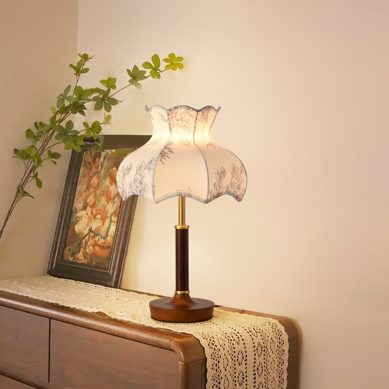 法式复古中古风台灯卧室美式新中式侘寂风设计师主卧床头灯高级感