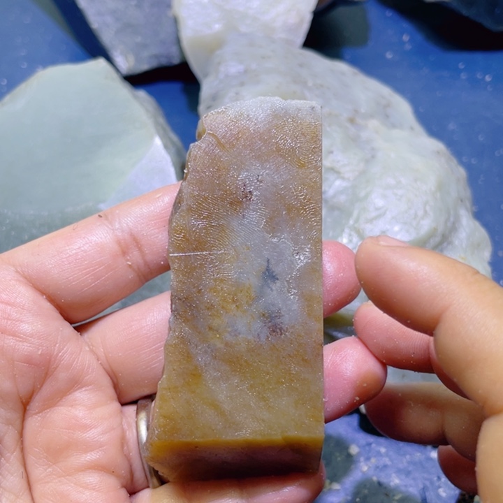 和田玉未镶嵌珠宝半成品