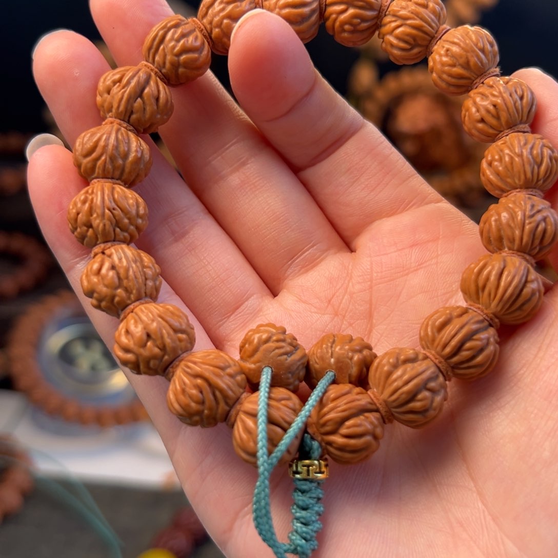 【闪购商品】桃核吊坠14尺寸金豆