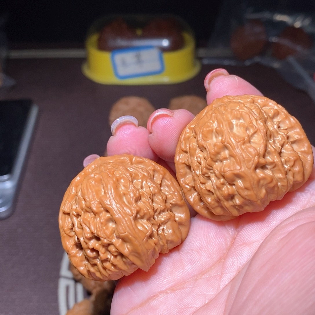 文玩核桃把件三角白