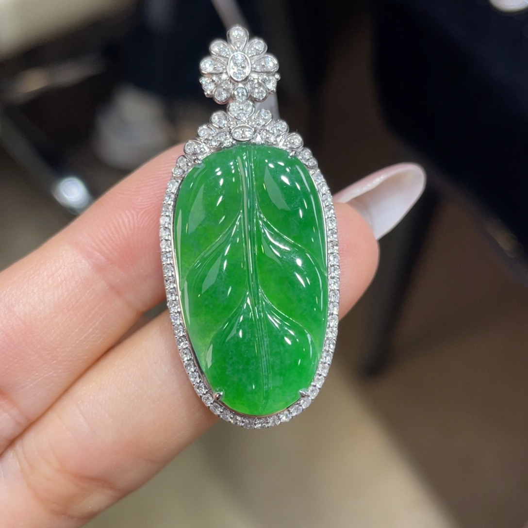 翡翠颈饰18K金镶嵌天然缅甸翡翠a货