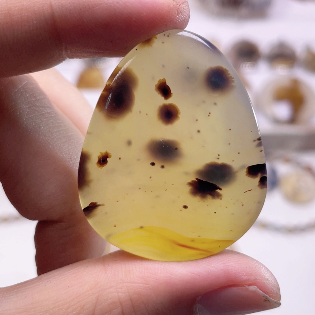 玛瑙/玉髓未镶嵌珠宝奇石