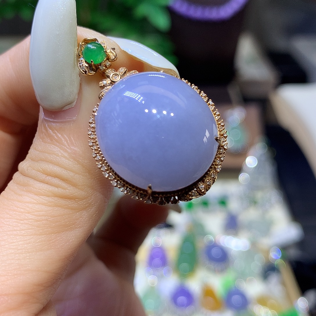 翡翠18K金镶嵌颈饰