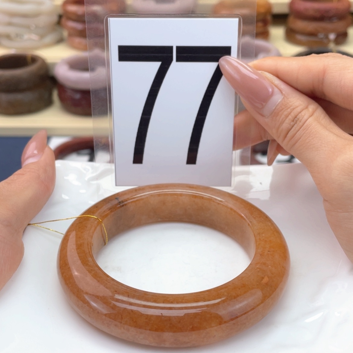 【闪购商品】石英质玉未镶嵌手镯