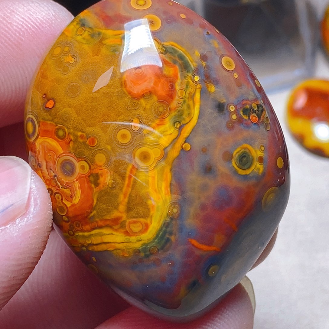 未镶嵌颈饰玛瑙/玉髓虚*