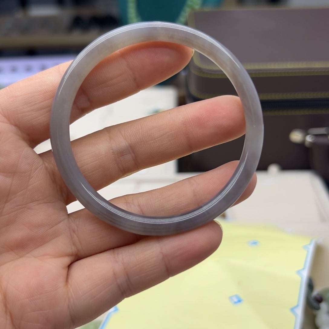 和田玉未镶嵌手镯56.8圈围A184