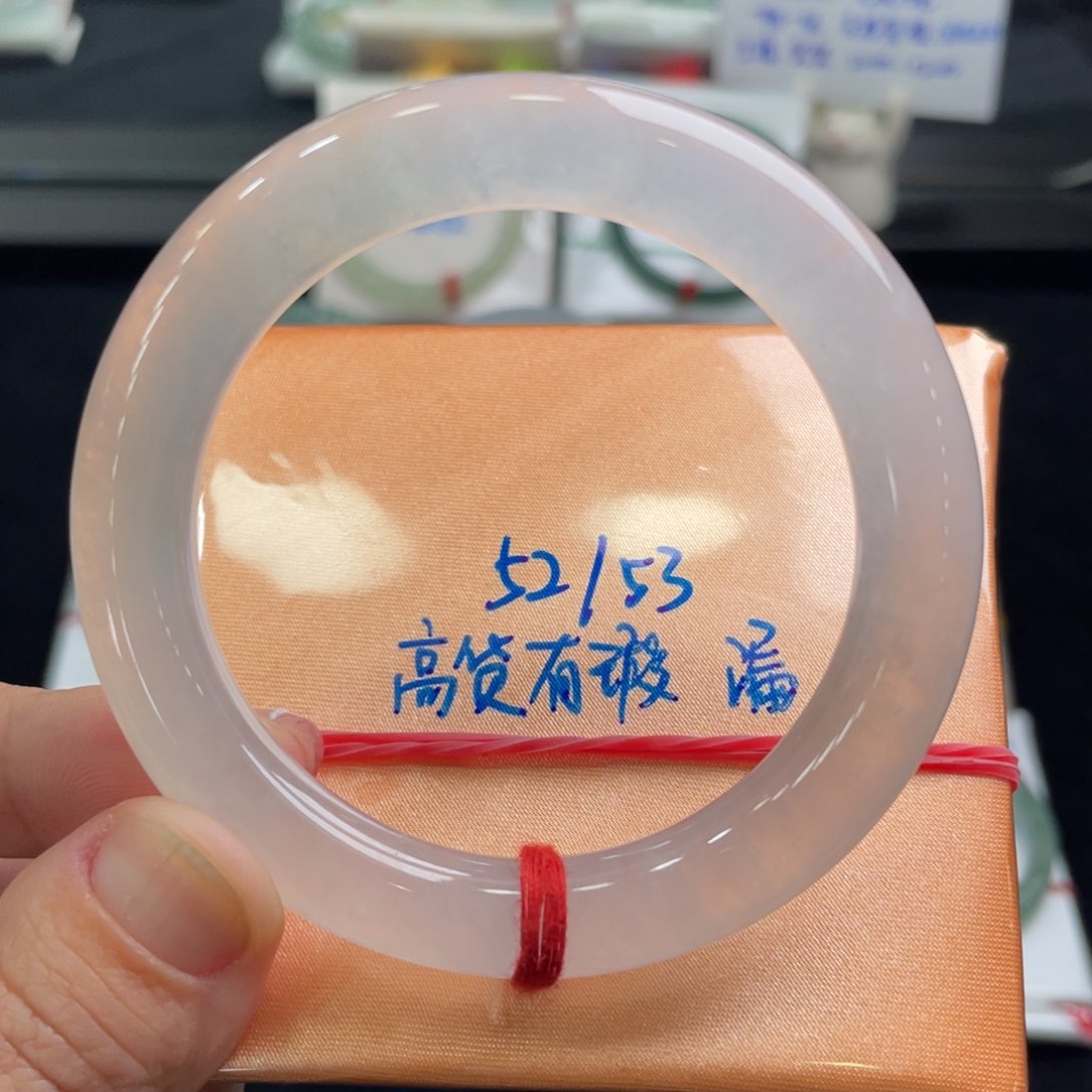 翡翠手镯未镶嵌翡翠手镯