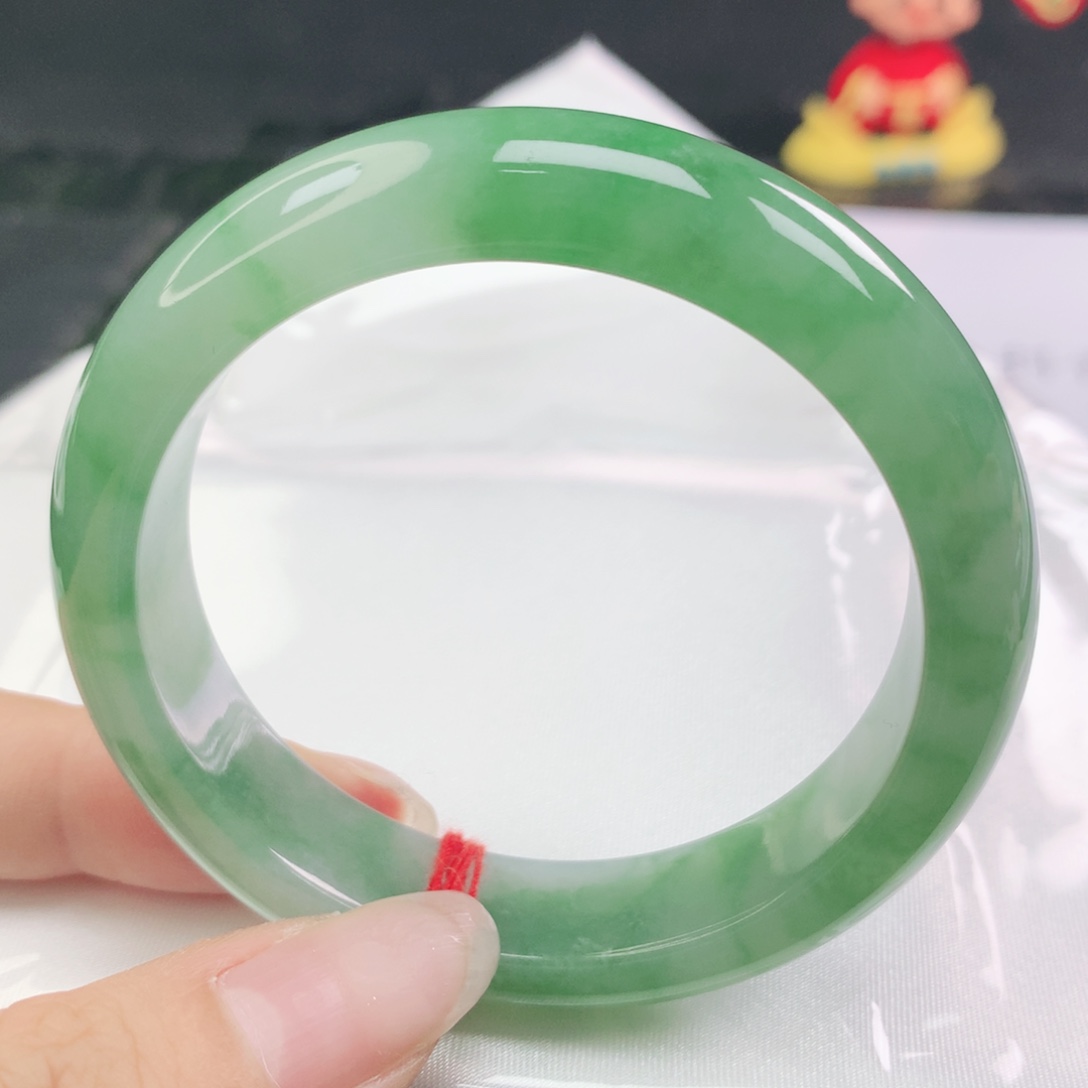 翡翠未镶嵌手镯翡翠53.0冰果阳绿正圈