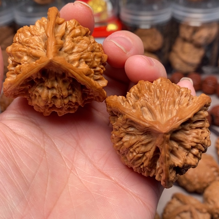 文玩核桃吊坠老*啊官帽奔