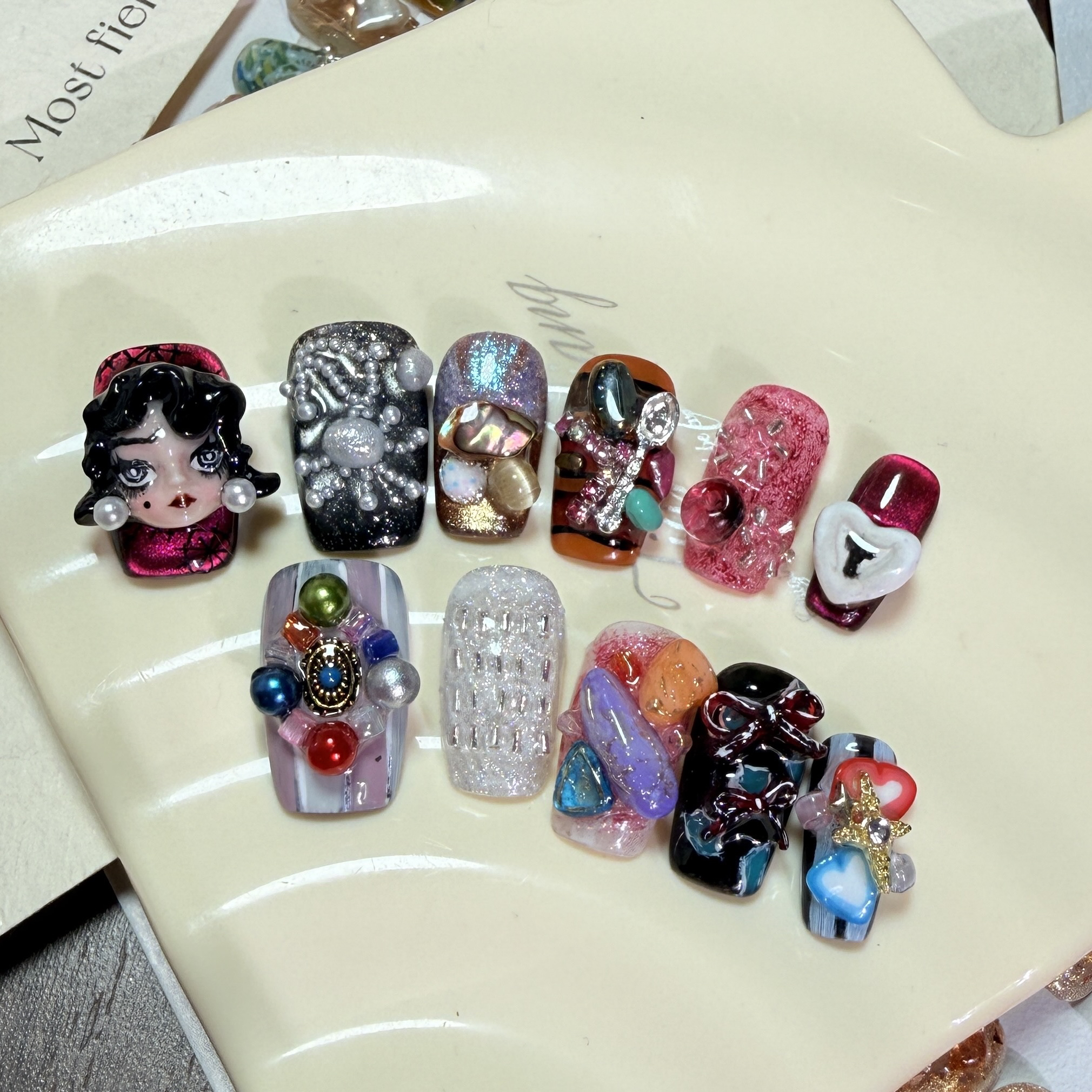 索菲亚~娃娃头手工穿戴甲小众复古轻奢高级独特艺术风中方