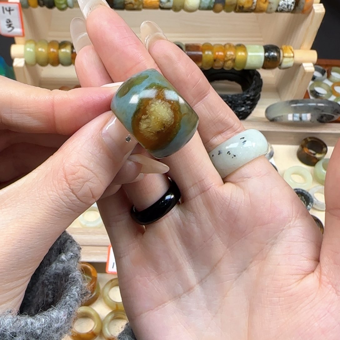 蛇纹石玉岫玉内径18.7合金百**生