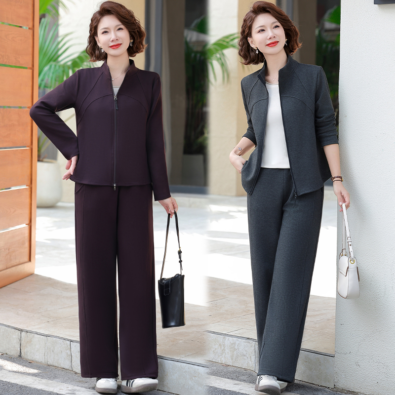 年轻妈妈秋装套装休闲减龄卫衣2025新款中老年春秋运动服两件套女
