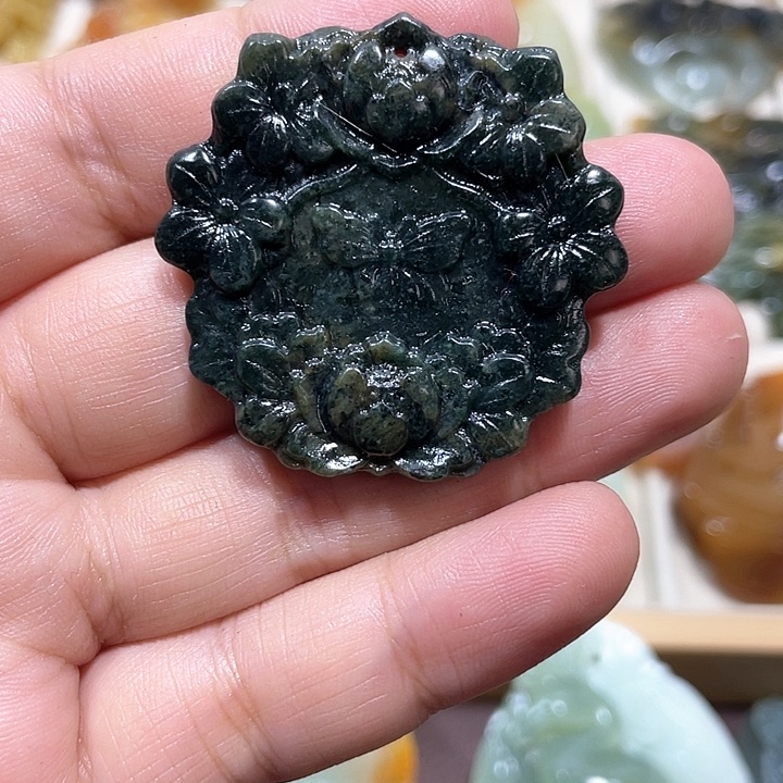 岫玉吊坠(不含链)未镶嵌