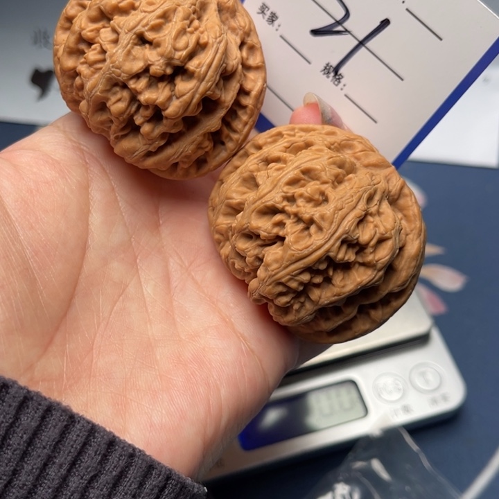 文玩核桃把件粗筋47