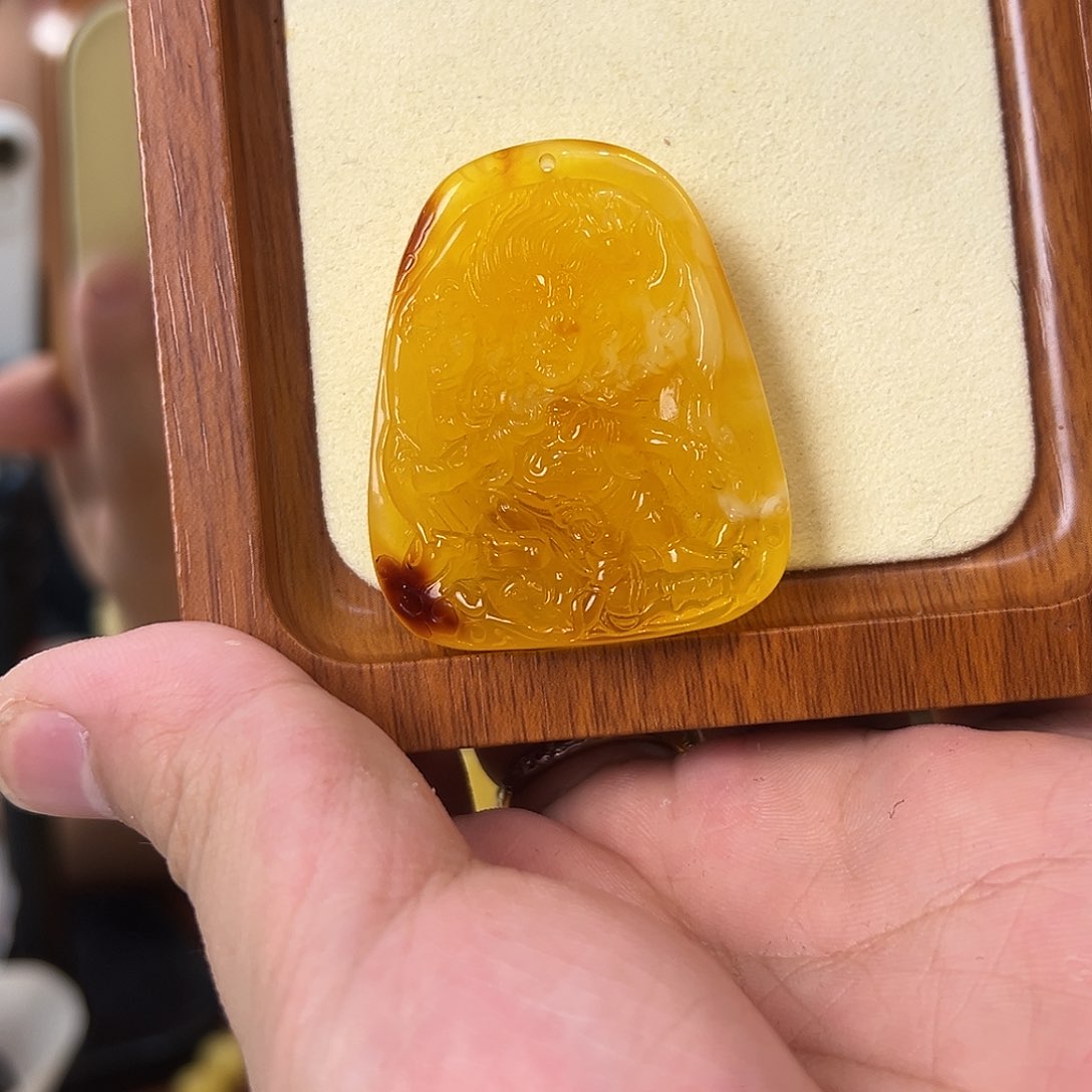 琥珀珠宝奇石未镶嵌