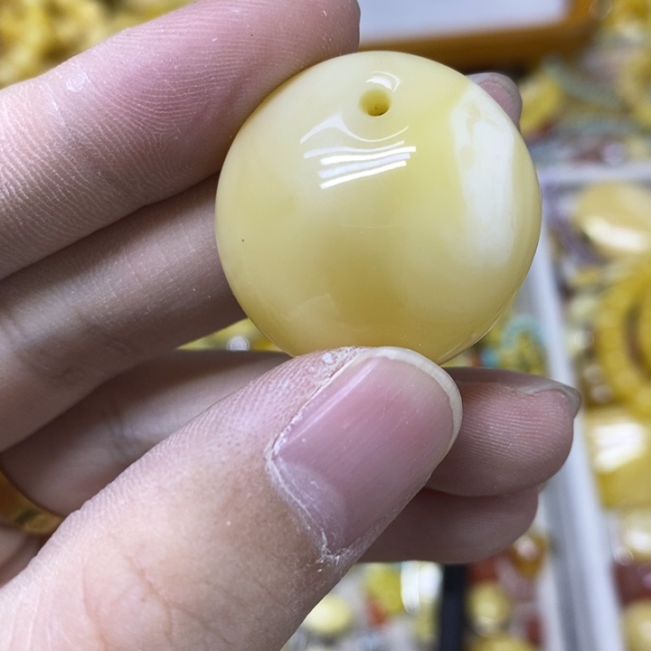 蜜蜡未镶嵌裸石吊坠