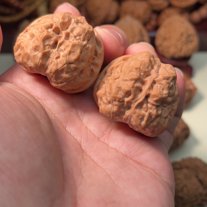 江***7核桃蛤蟆头文玩核桃