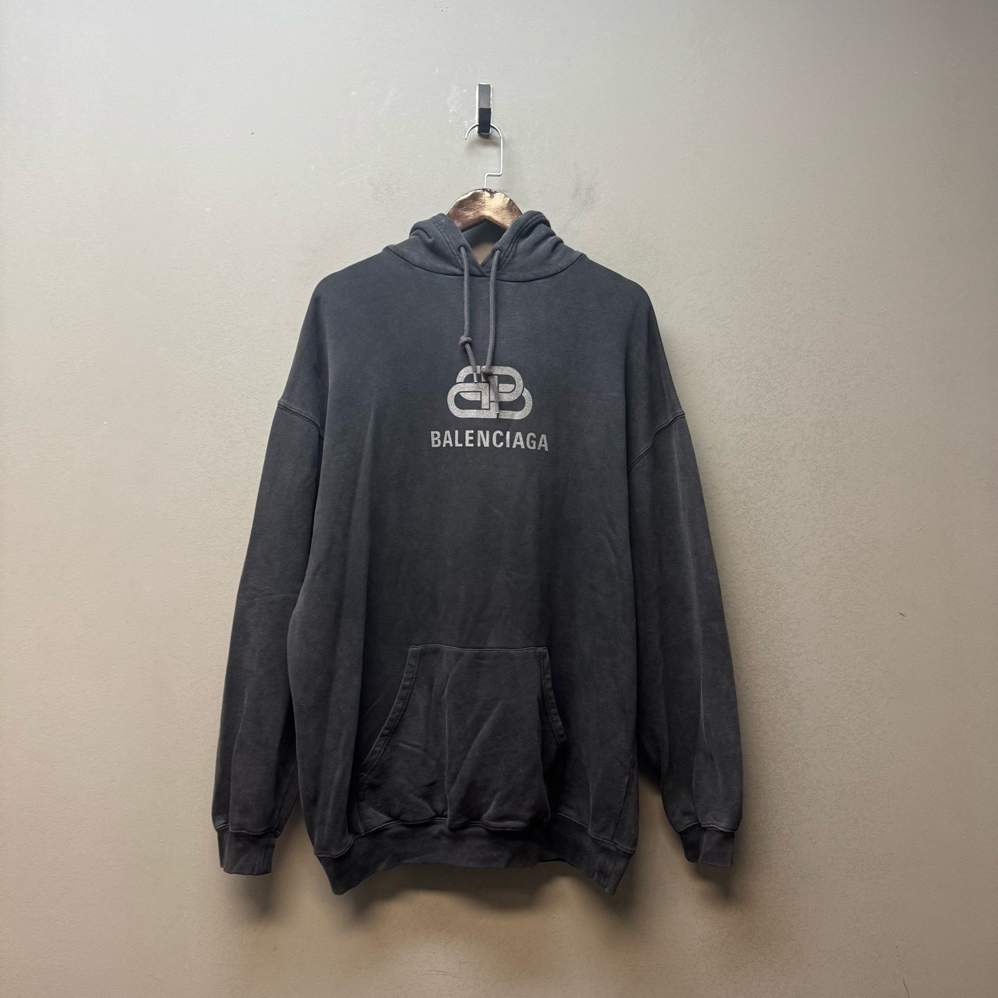 一口价 巴黎世家 Balenciaga /22234/双Blogo做旧连帽卫衣S码 A级