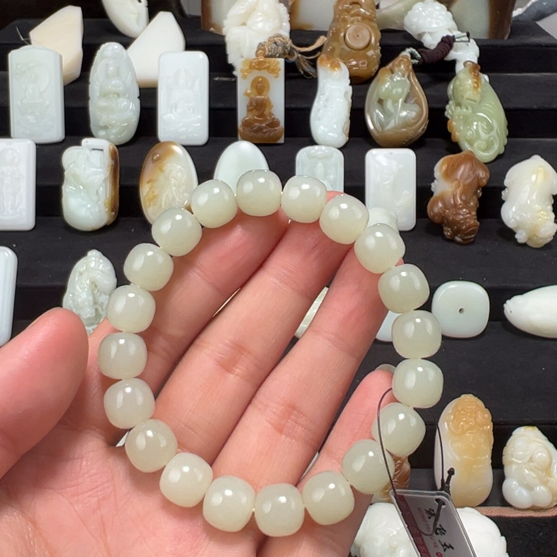 和田玉颈饰未镶嵌