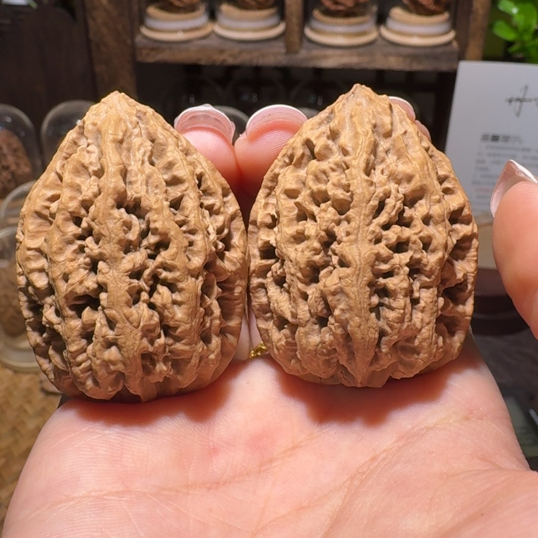 文玩核桃把件雨花石