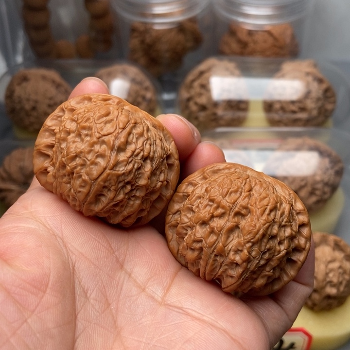 文玩核桃把件血麒麟