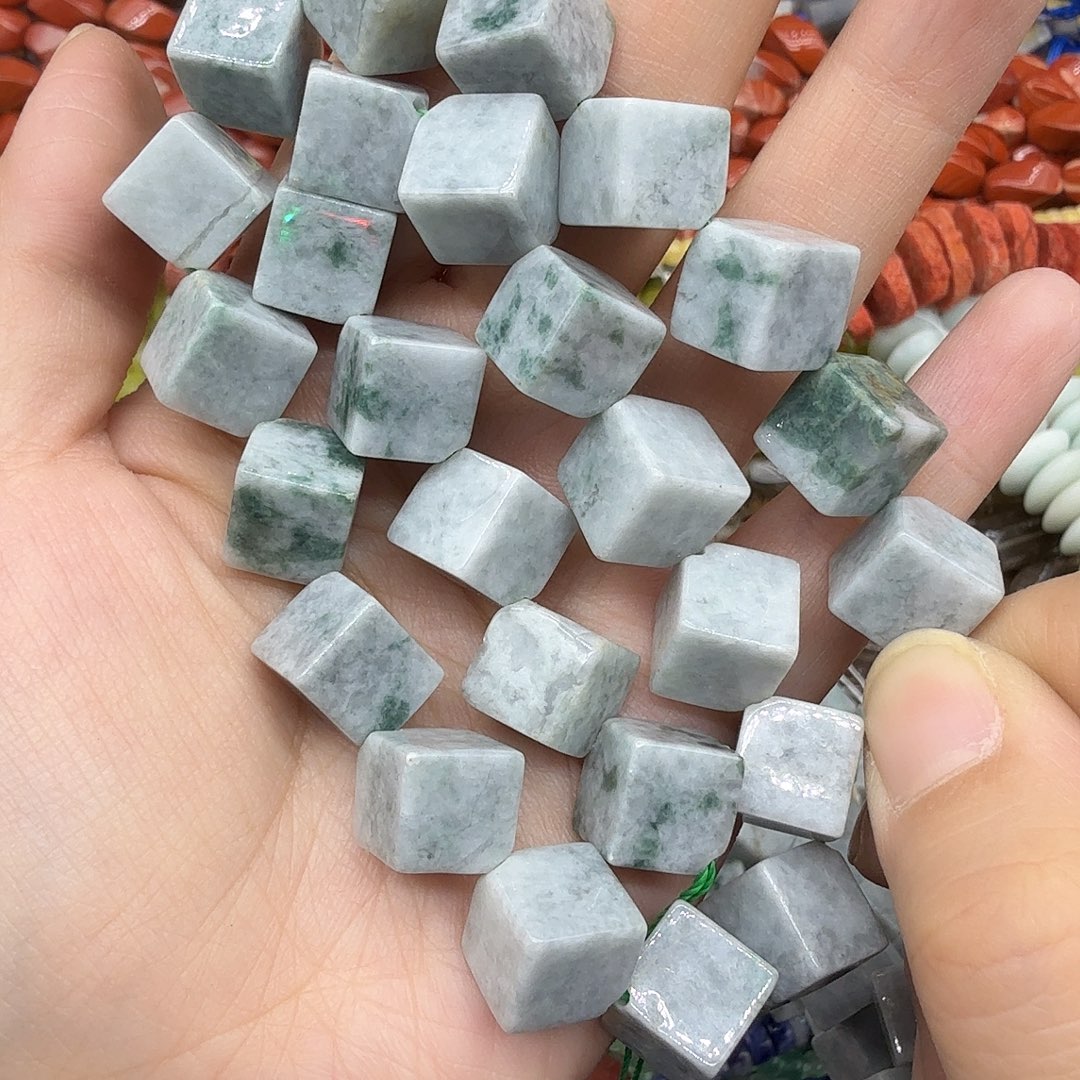 水晶未镶嵌珠宝半成品卡10缅甸玉对角一条