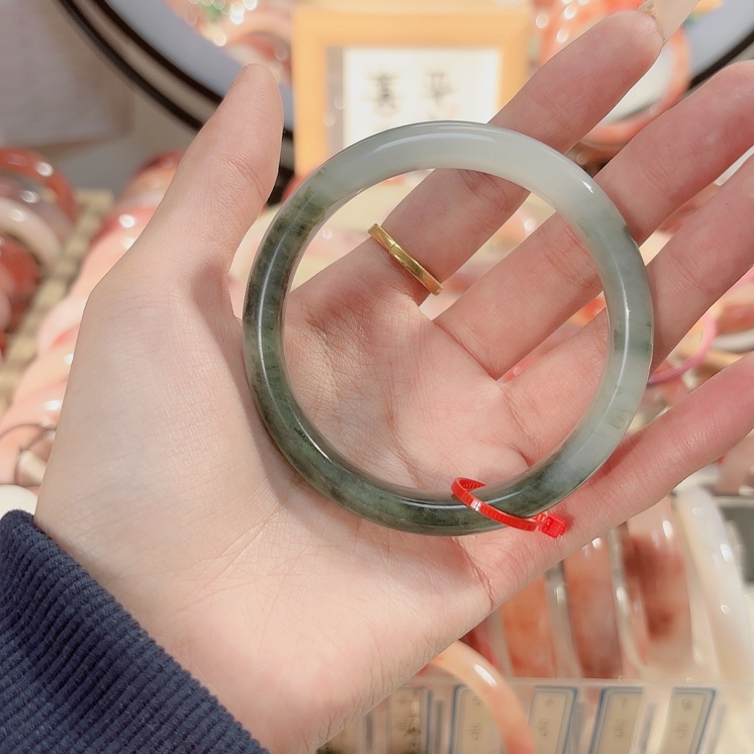 石英质玉手镯未镶嵌O***o