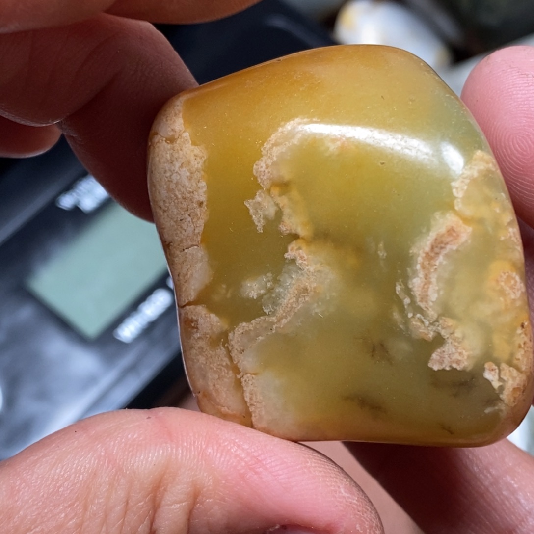 和田玉挂件足铂镶嵌