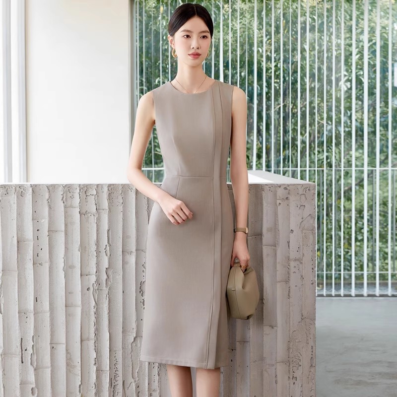 背心连衣裙女2025新款春秋职业工作服高级感裙子无袖气质收腰中裙
