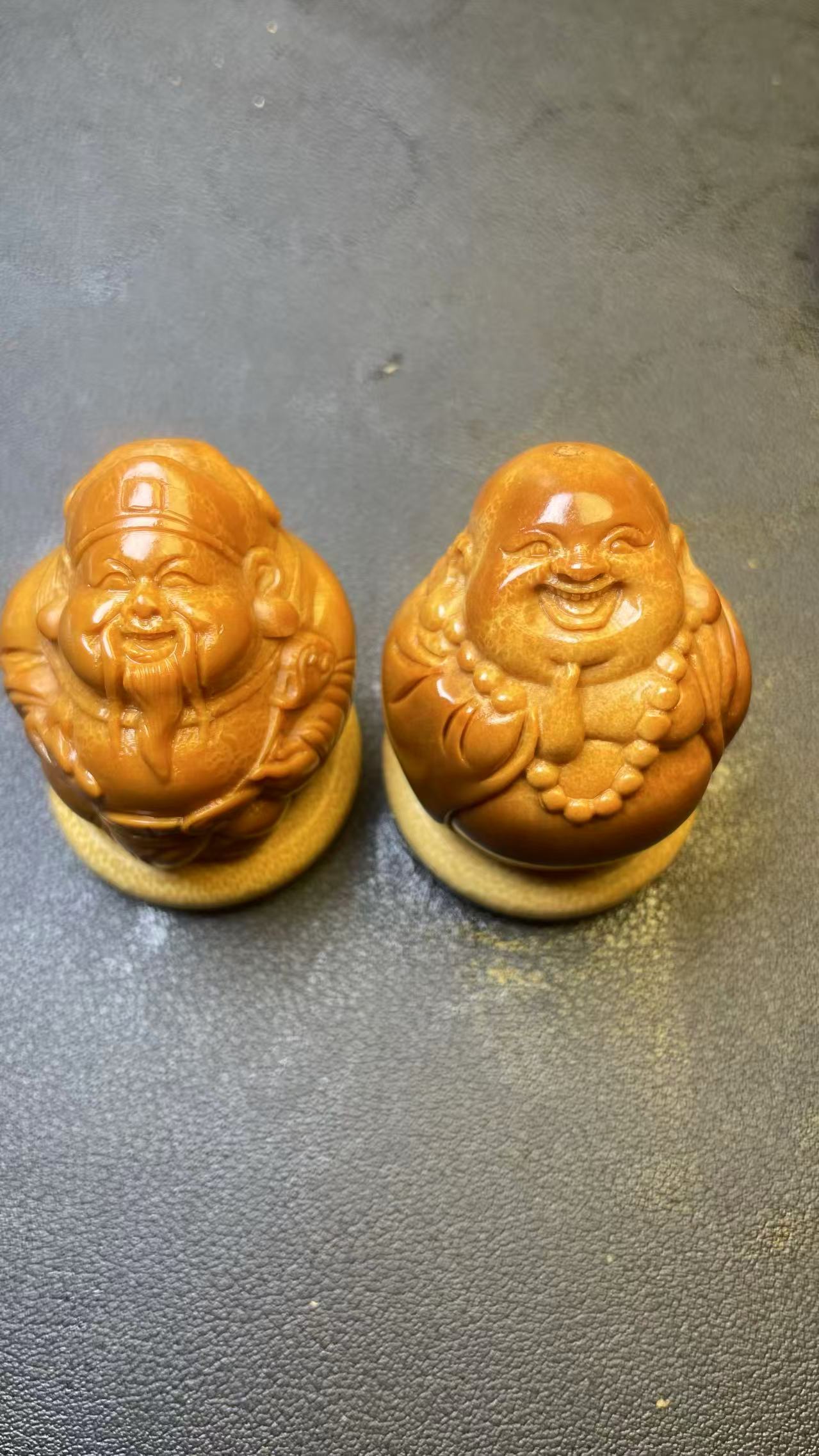 橄榄核雕刻财迷手球 精美手把件 尺寸36