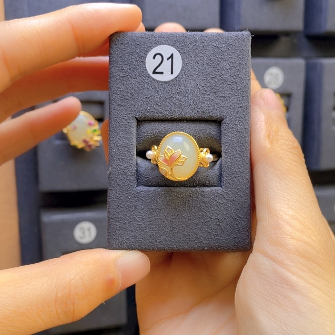 和田玉戒指银S925镀金镶嵌