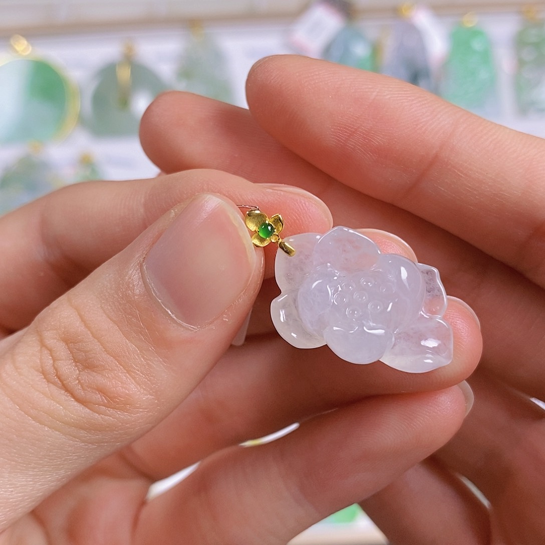 翡翠颈饰18K金镶嵌翡翠