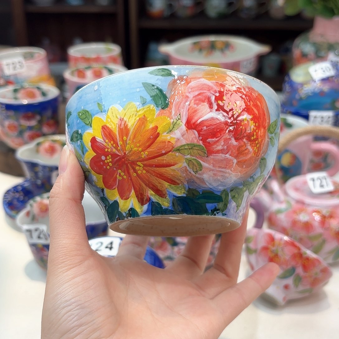瓷片兔兔好可爱啊我 