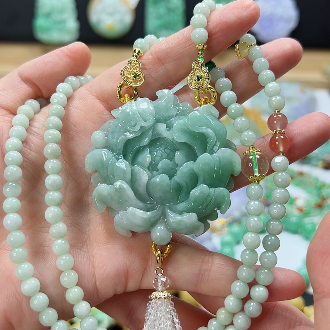 颈饰未镶嵌翡翠吊坠