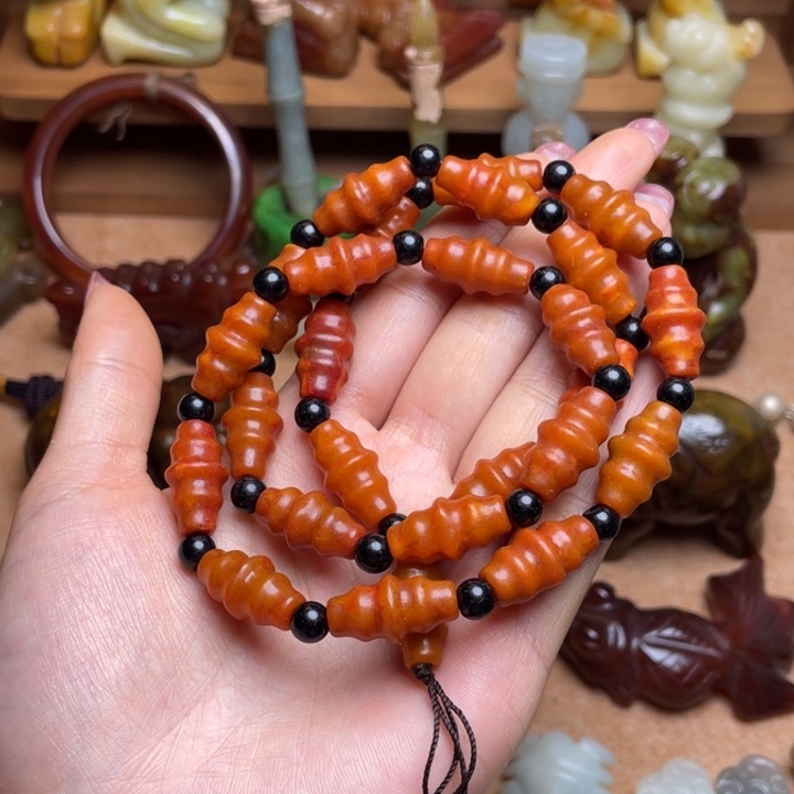 蛇纹石玉未镶嵌颈饰