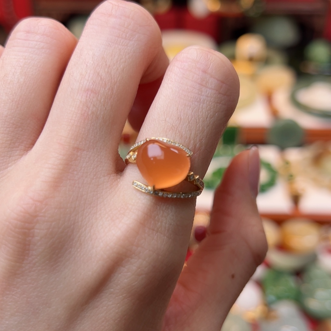 南红玛瑙戒指18K金镶嵌