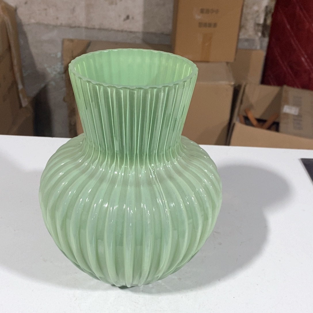 玻璃绿色高20口8玻璃花瓶嘎嘎好看玻璃花瓶