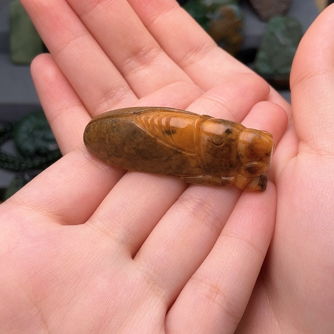 和田玉未镶嵌颈饰晶***巴