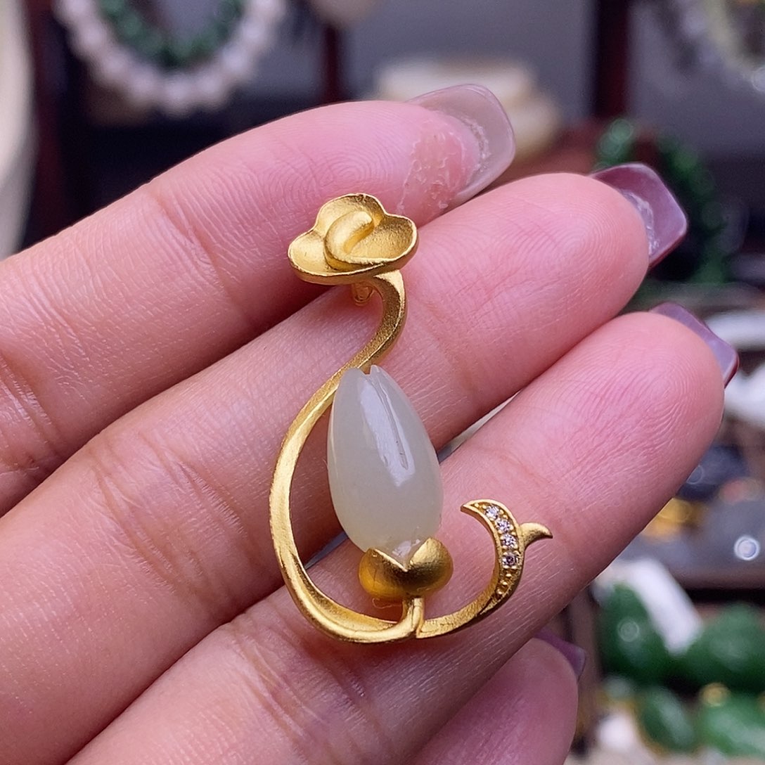 和田玉清货价古银银吊坠未镶嵌