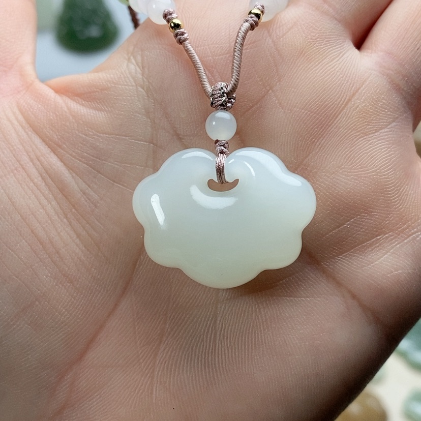 【闪购商品】颈饰未镶嵌和田玉