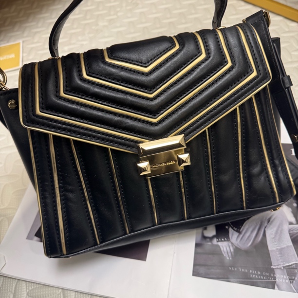 99新 MICHAEL KORS/迈克高仕 大麦中古/mk条纹斜挎包/